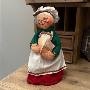 Annalee Mrs. Santa Baking Gingerbread Cookbook 13” Christmas Holiday